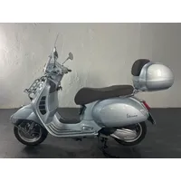 VESPA GTS 300 HPE E5 2022